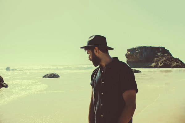 ¿Cómo ayudar a mi perro a superar su miedo a los extraños?